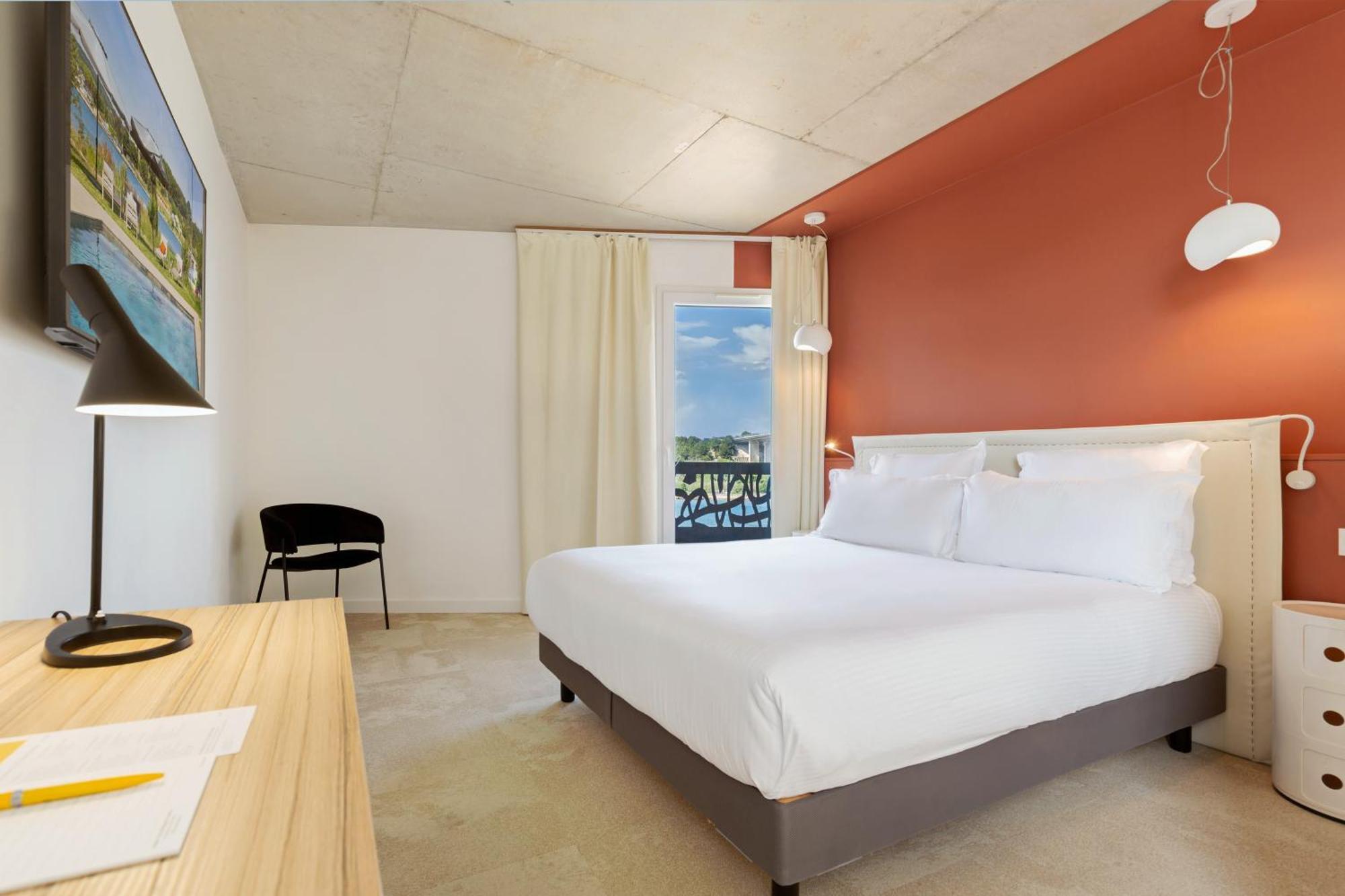 Golden Tulip Hotel & Rooftop Martigues Provence Экстерьер фото