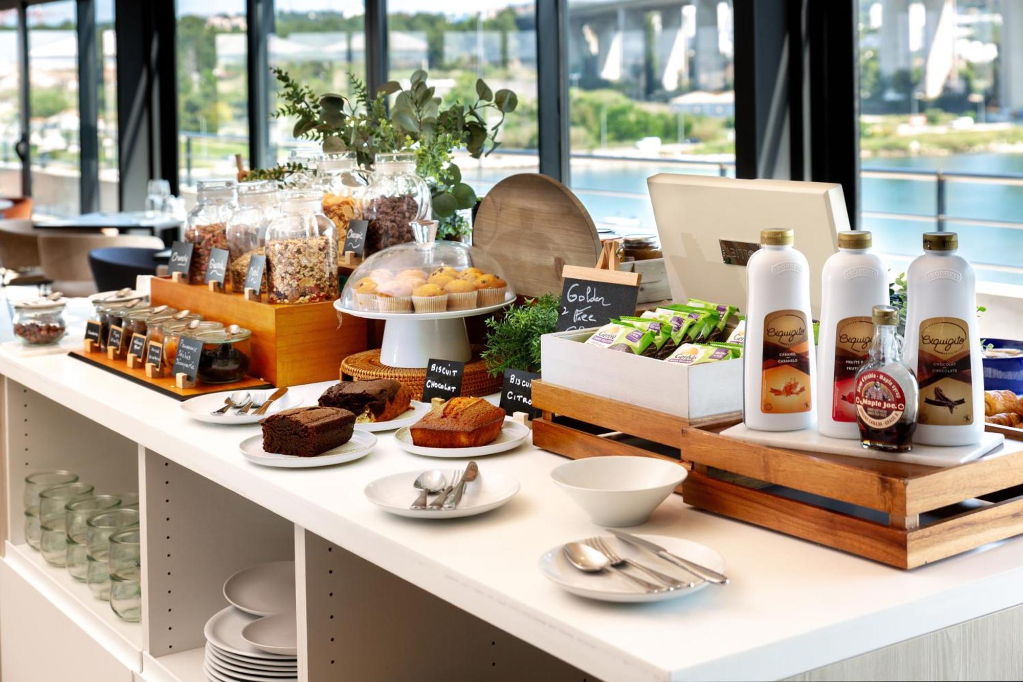 Golden Tulip Hotel & Rooftop Martigues Provence Экстерьер фото