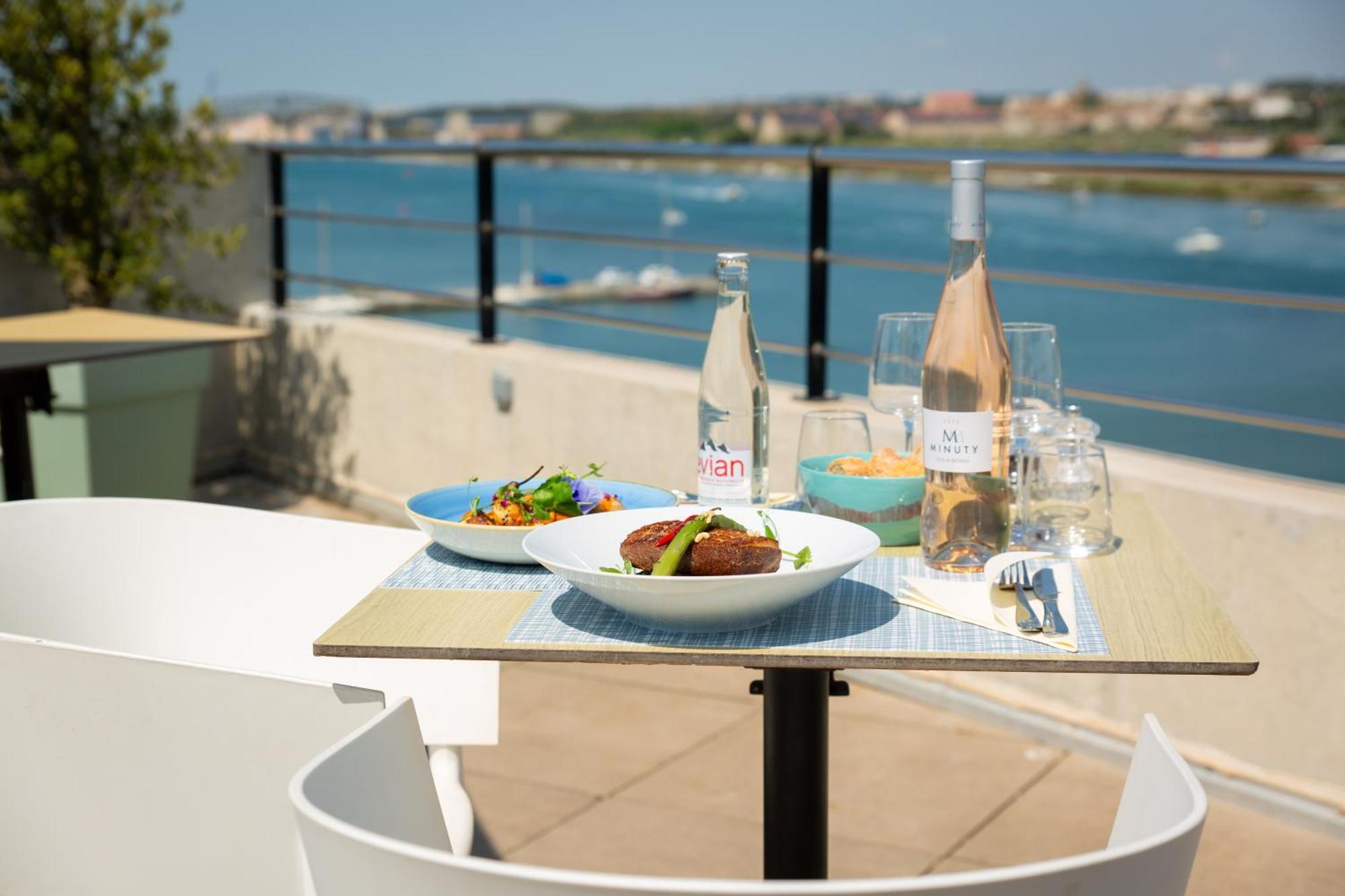 Golden Tulip Hotel & Rooftop Martigues Provence Экстерьер фото