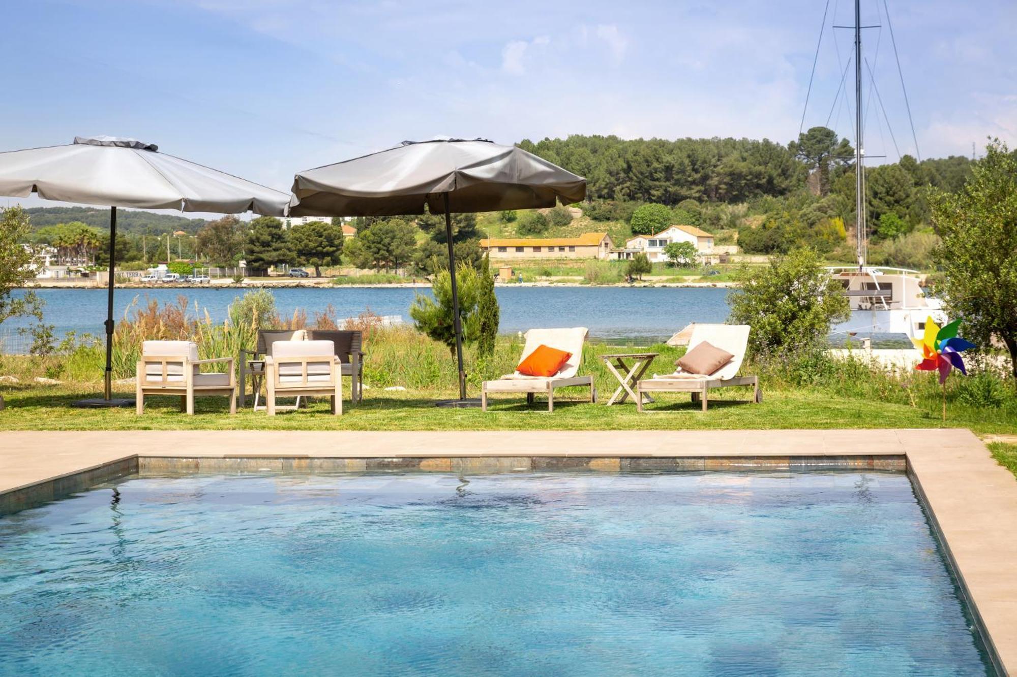 Golden Tulip Hotel & Rooftop Martigues Provence Экстерьер фото