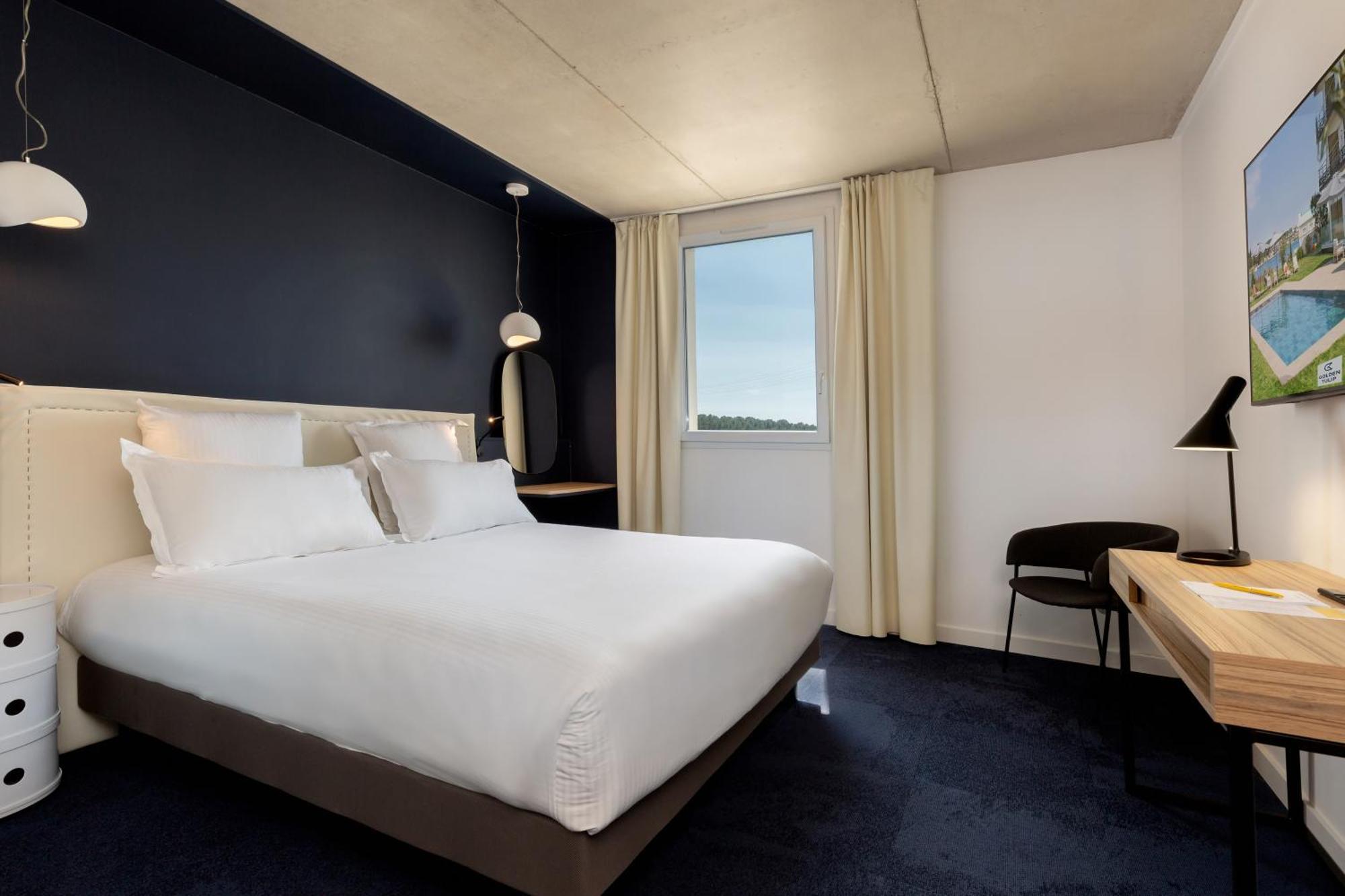 Golden Tulip Hotel & Rooftop Martigues Provence Экстерьер фото